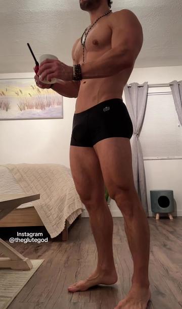 @GluteGod