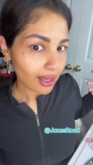 @MakeupLaveena