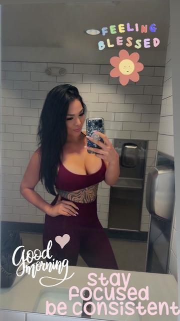 @Bella_B_