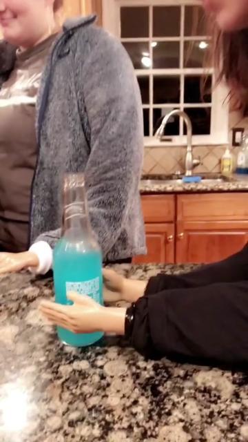 @laugh_box_8128