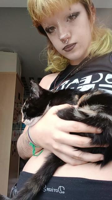 @ash :3