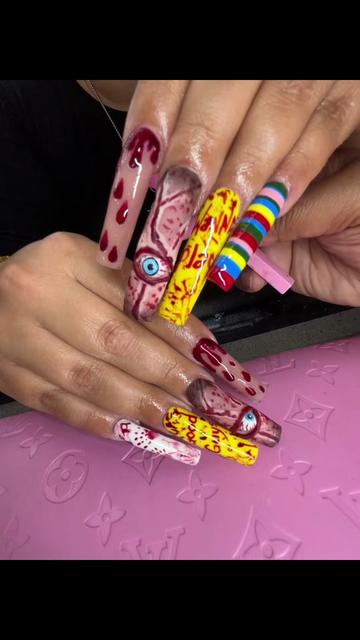 @MiMi 🎨🦋👑🦄