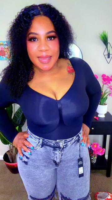 @LolaTokfinds