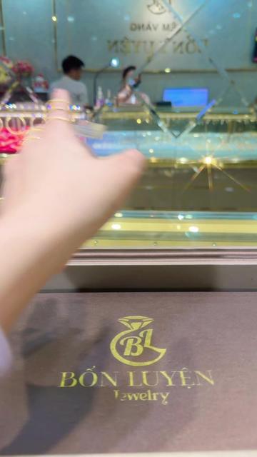 @Bốn Luyện Jewelry