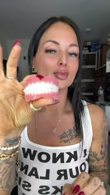 @To0thlessQueen💋
