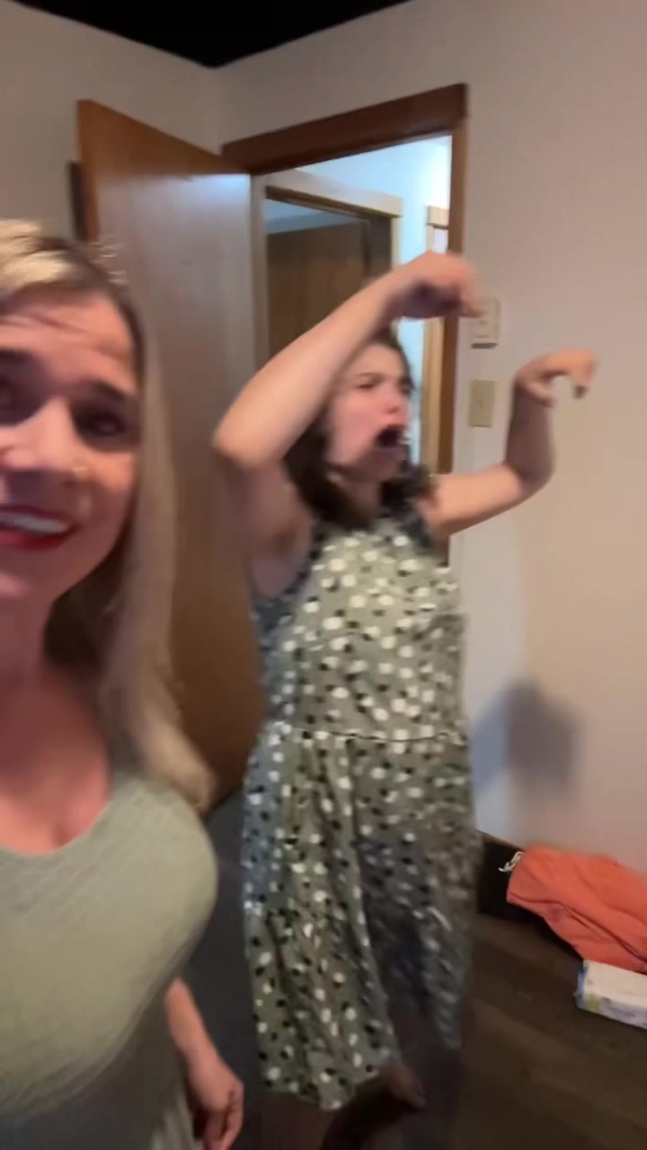 @Hotmomvibes