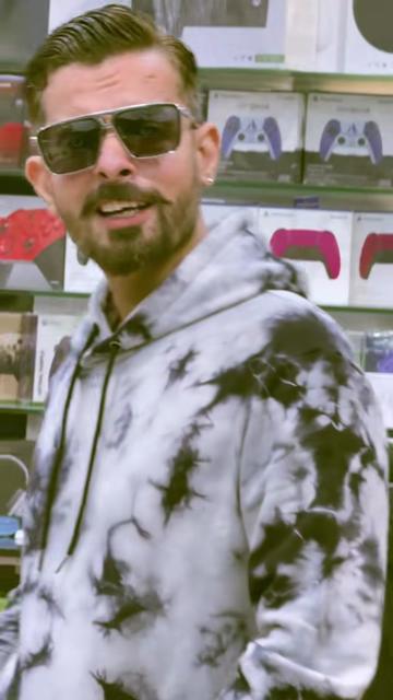 @UJBAIG