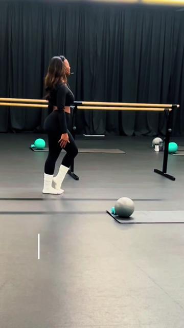 @Lucretia~DMV Barre Instructor