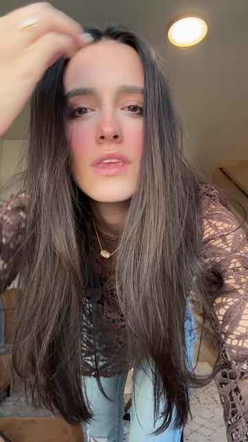 @zoeypraise_