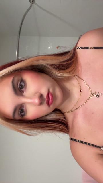 @not_ainsleyjohnson