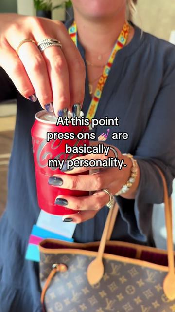 @Karli-your press on nail tech