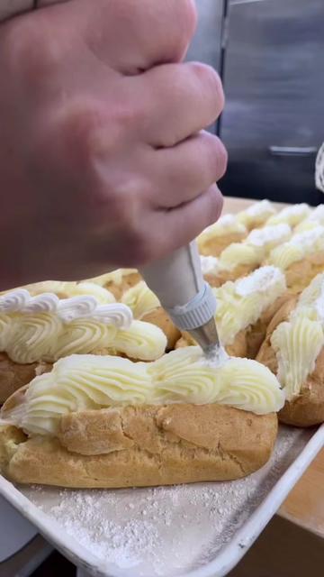 @Lucibellos Italian Pastry Shop