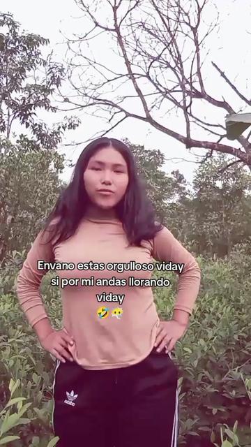 @shinahoteñita🍒🇧🇴