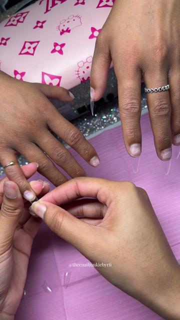 @Rihanna | KCMO Nail Artist