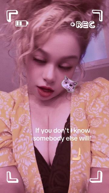 @QUEEN👑