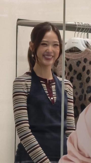 @𝐃𝐨𝐫𝐚😺