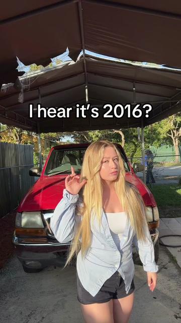 @lexislola