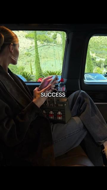 @𝒞