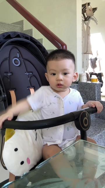 @Mẹ Em Bột ( Ngọc Abi )