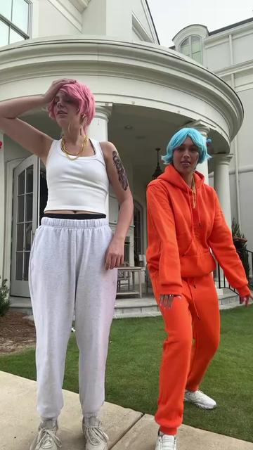 @DANI & BELLA ✨🩵🫧🎧