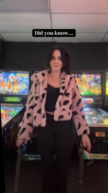 @Mel Plays Pinball