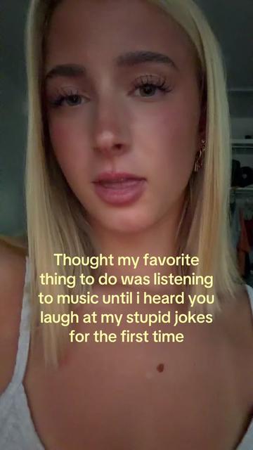 @theelliebarker