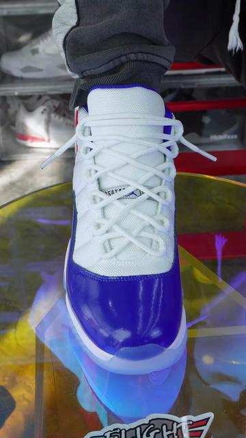 @Lacedsneaker