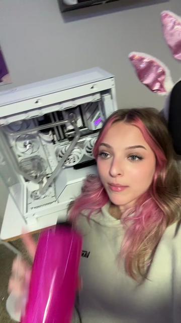 @lindseyszn