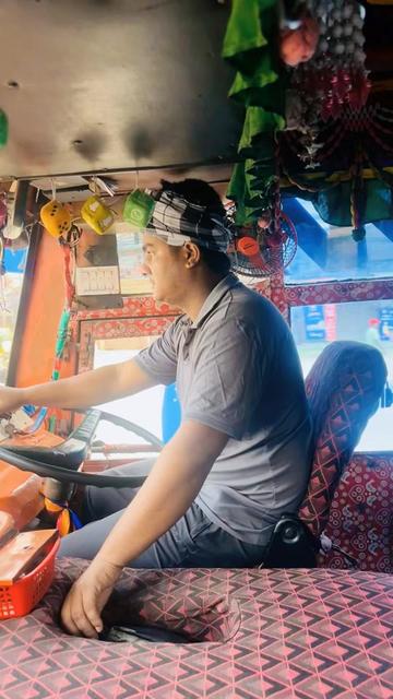 @मोहन खड्का