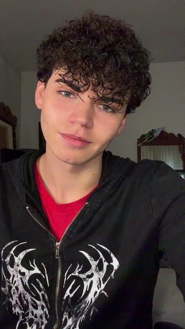 @Cherrycolaboy 🍒🖤