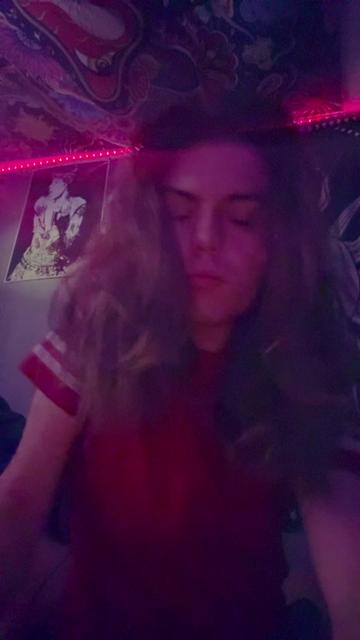 @lilh0m0fr