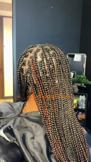 @Houston’s Braider/Lash Tech