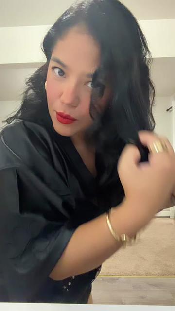 @Katie_