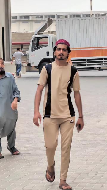 @معصوم پرندہ ظالم شکاری🦜🐦🥷