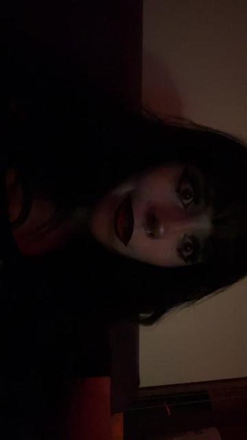 @𖣂