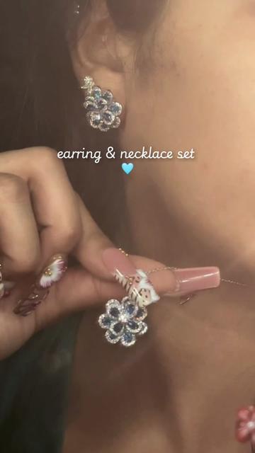 @𝓚𝓪𝓻𝓵𝓪 𝓜𝓲𝓬𝓱𝓮𝓵𝓵𝓮 🦋