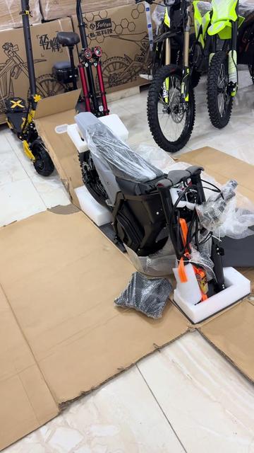 @E-scooters.Lb