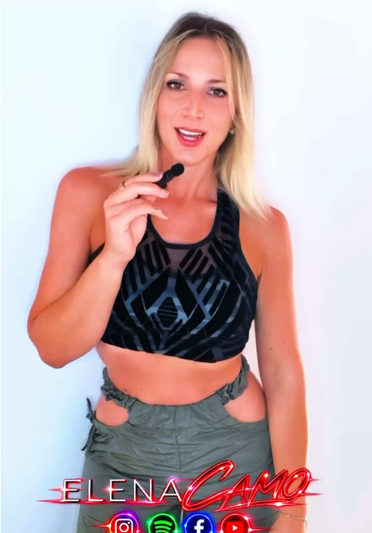 @Elena Camo