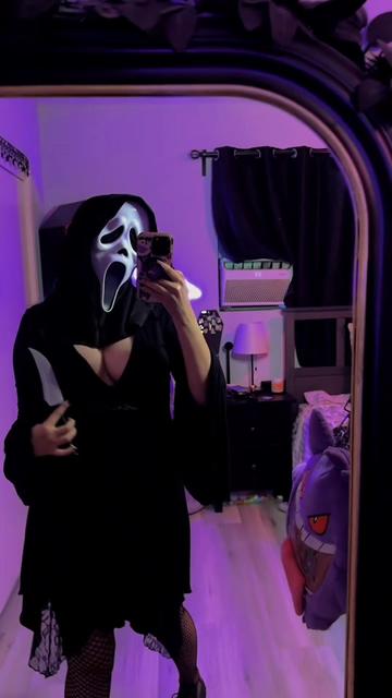 @creepyplum