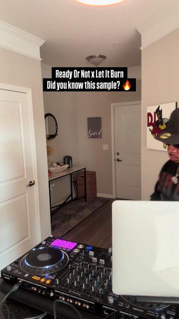 @djsneaks__