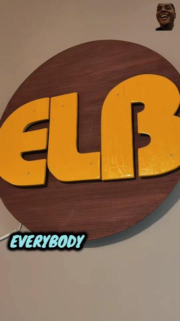 @everyybodyloveschris