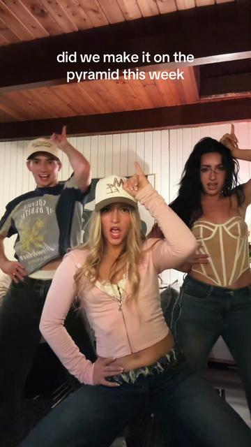 @catherineclaytonn