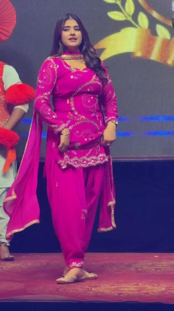 @Aj_Malika011