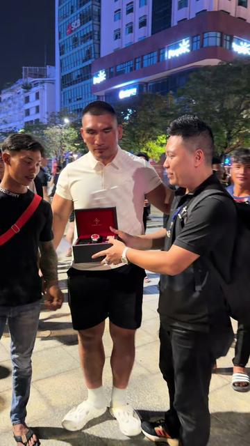 @Alexander Ferros Sài Gòn