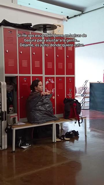 @Luc&iacute;a Oltra 💜