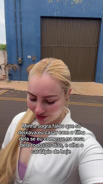 @Vitória Eva Mello