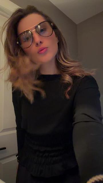 @sixgirlswithnojob