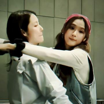 @𝐃𝐨𝐫𝐚😺