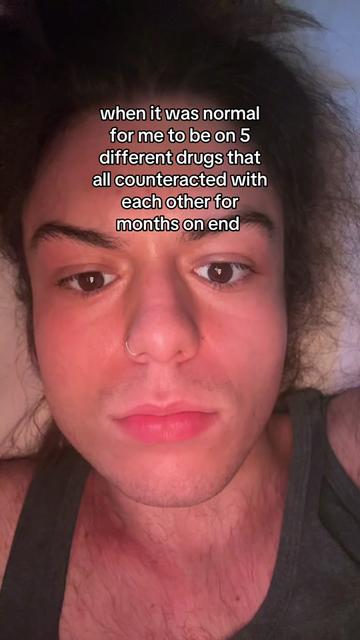 @lilh0m0fr