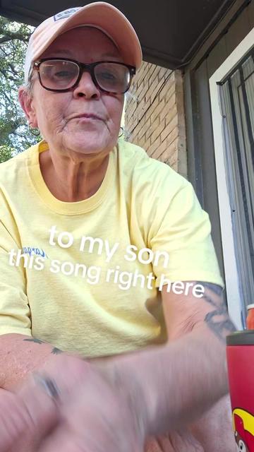 @granny at kitchen table 🎼🎵❌️